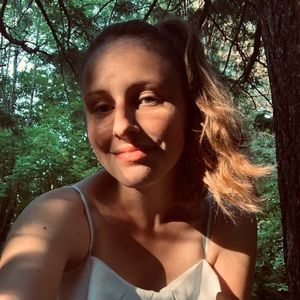 Meet your Posher, Danika